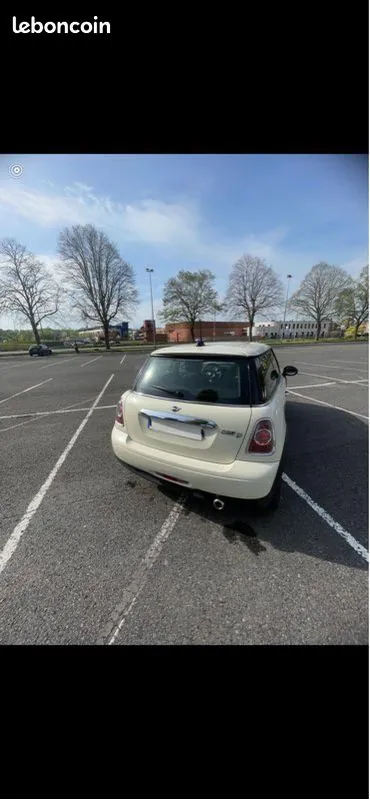 Mini Cooper 2011 photo 2