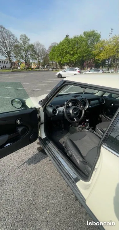 Mini Cooper 2011 photo 3