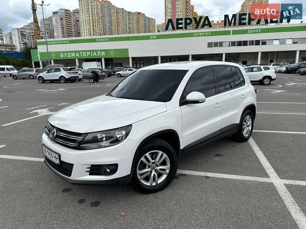 Volkswagen Tiguan 2012 photo 2