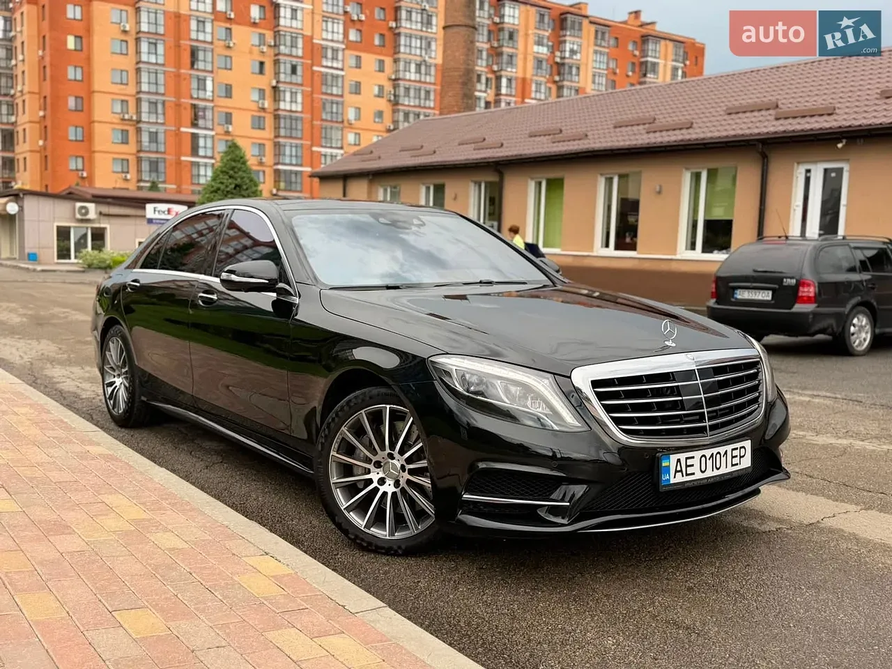 Mercedes-Benz S-Class 2015 photo 2