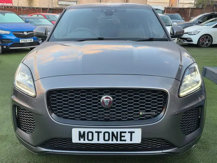 Jaguar E-Pace 2018 photo 4