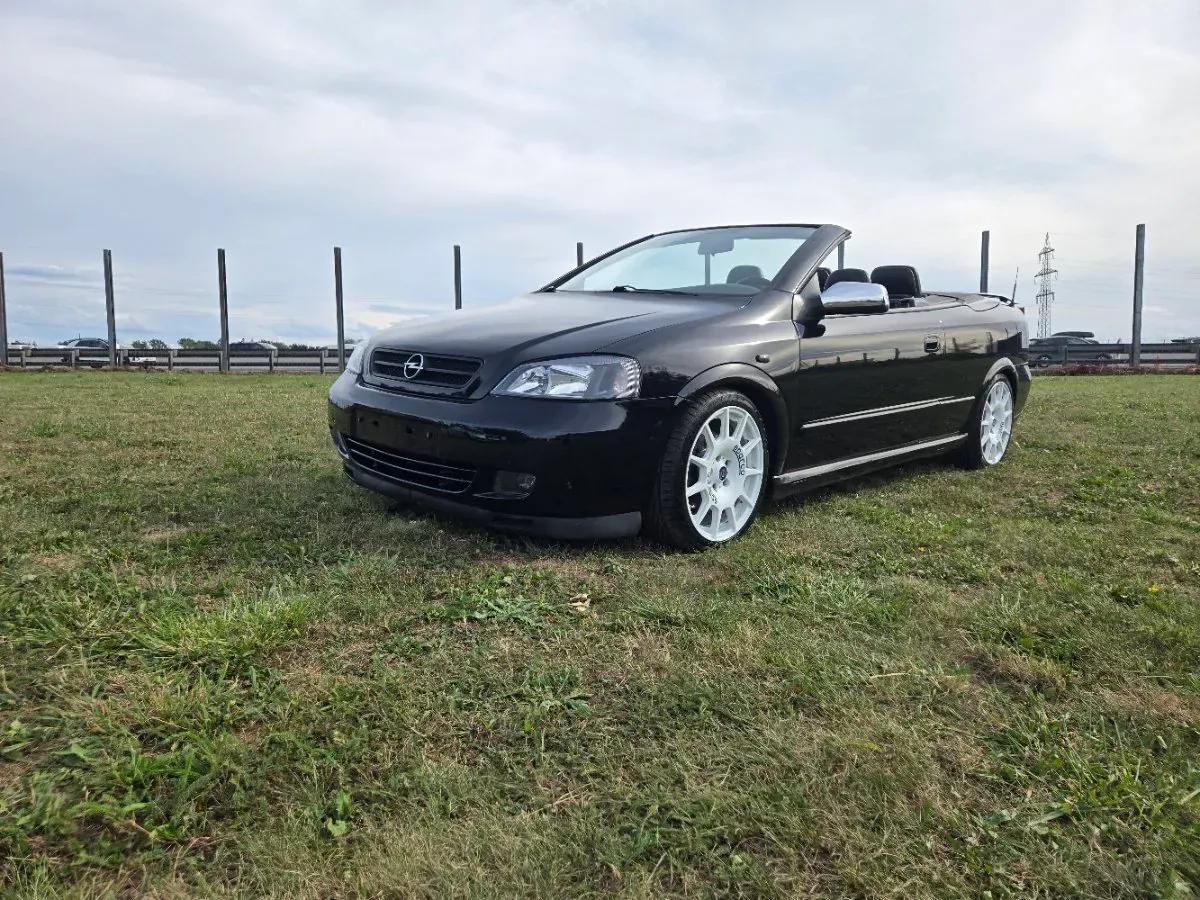 Opel Astra 2004 photo 2