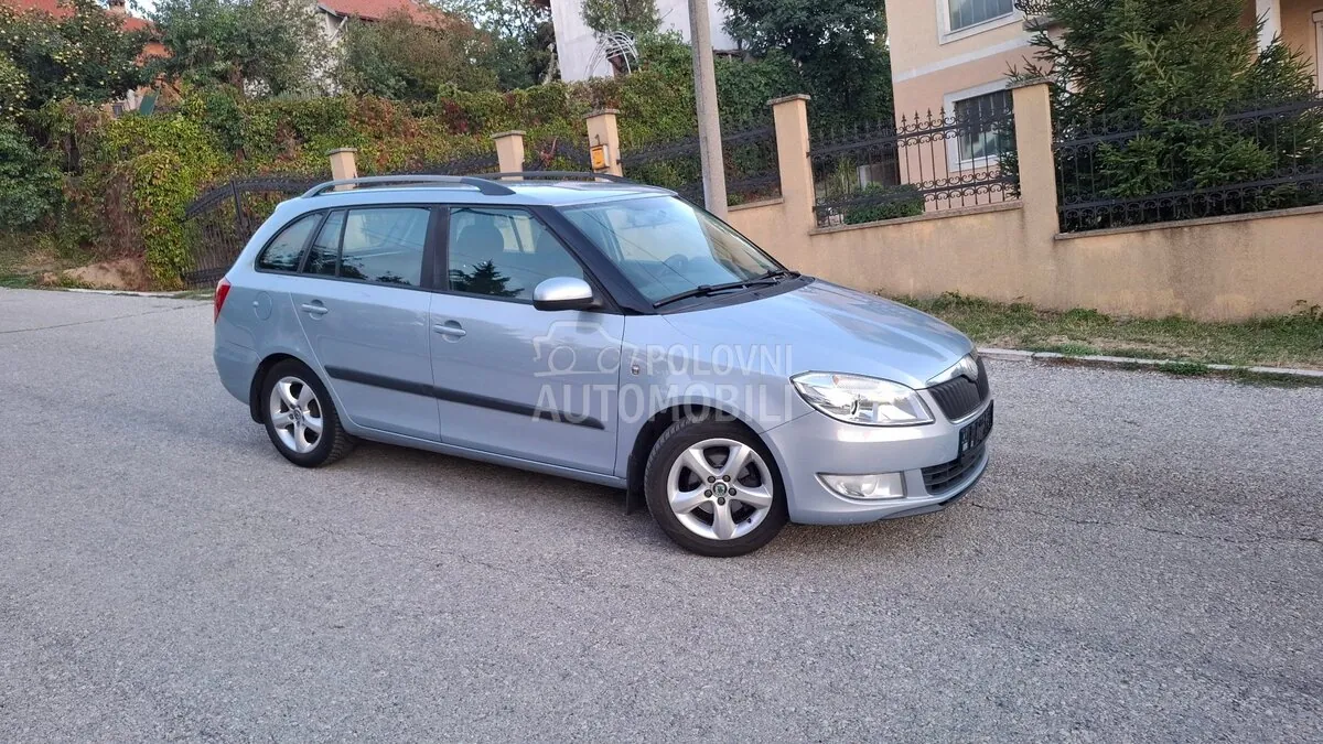 Skoda Fabia 2010 photo 3