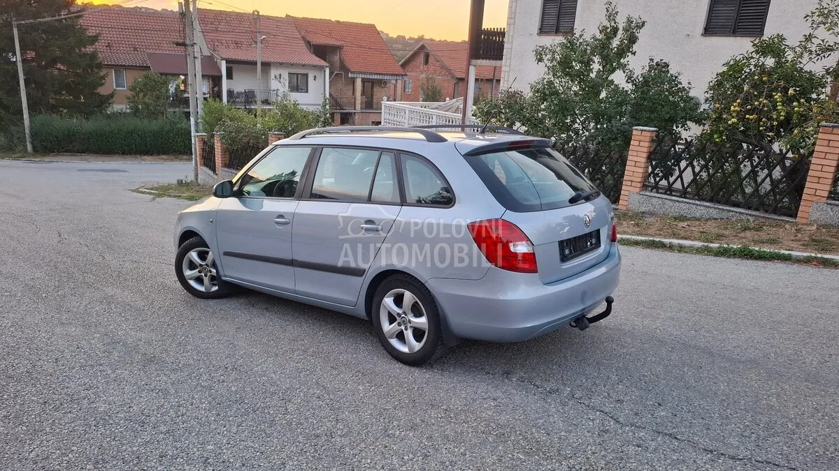 Skoda Fabia 2010 photo 4