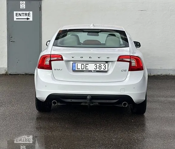 Volvo S60 2011 photo 2