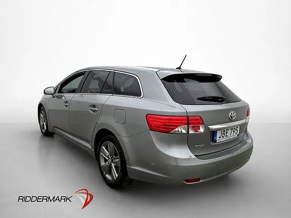Toyota Avensis 2015 photo 5
