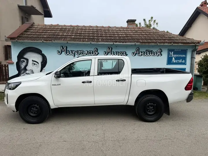 Toyota Hilux 2022 photo 2