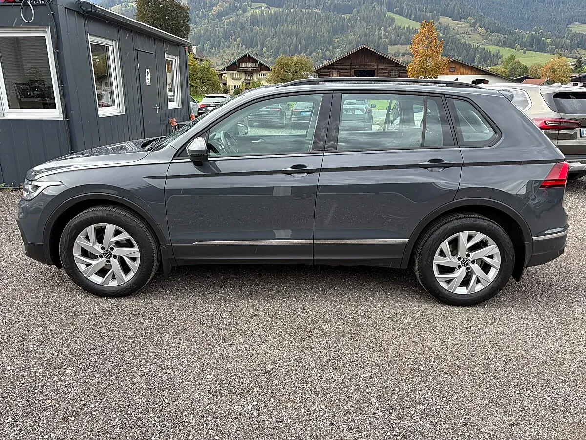 Volkswagen Tiguan 2023 photo 2