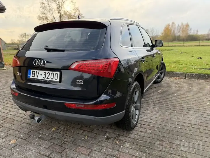 Audi Q5 2010 photo 2
