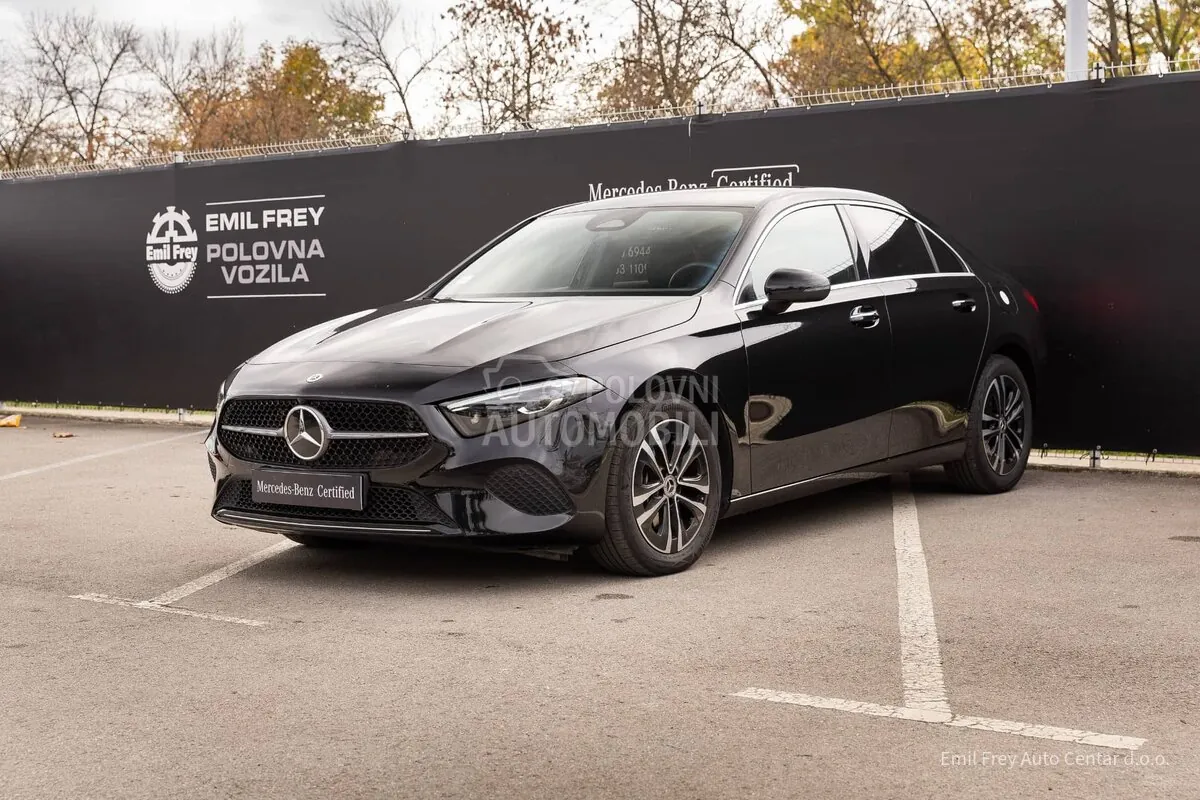 Mercedes-Benz A 180 2024 photo 3