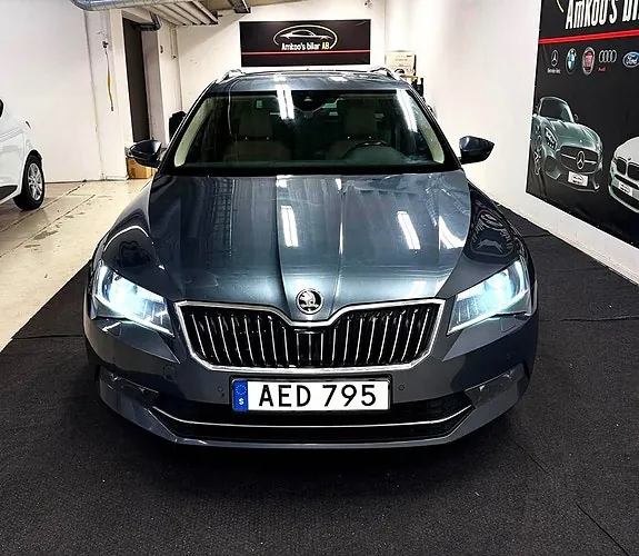 Skoda Superb 2016 photo 3