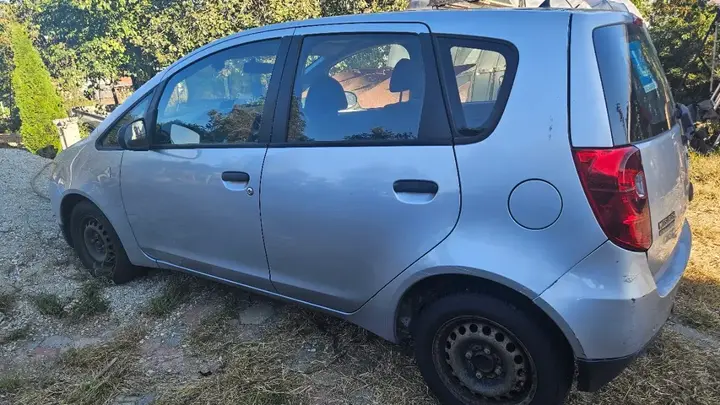 Mitsubishi Colt 2012 photo 3