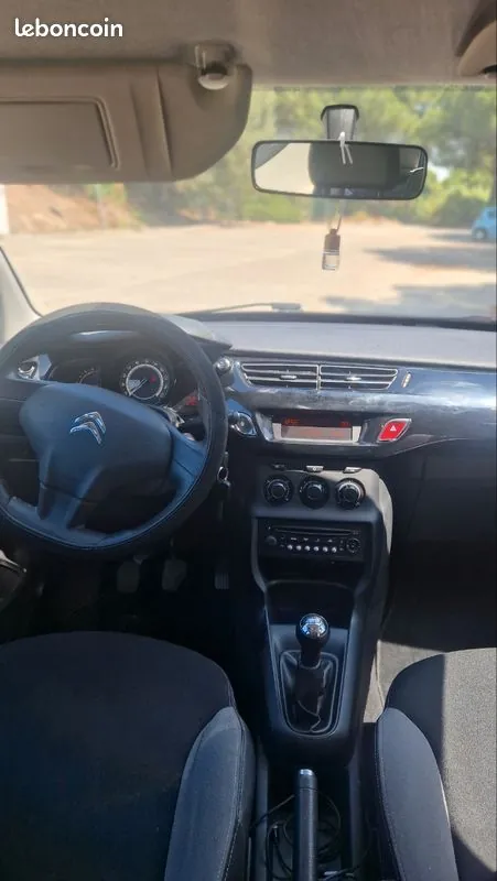 Citroen C3 2015 photo 2