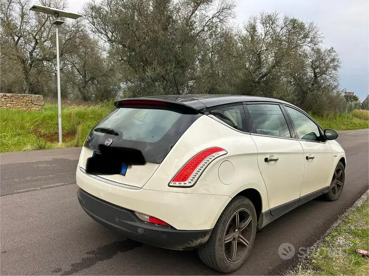 Lancia Delta 2009 photo 2