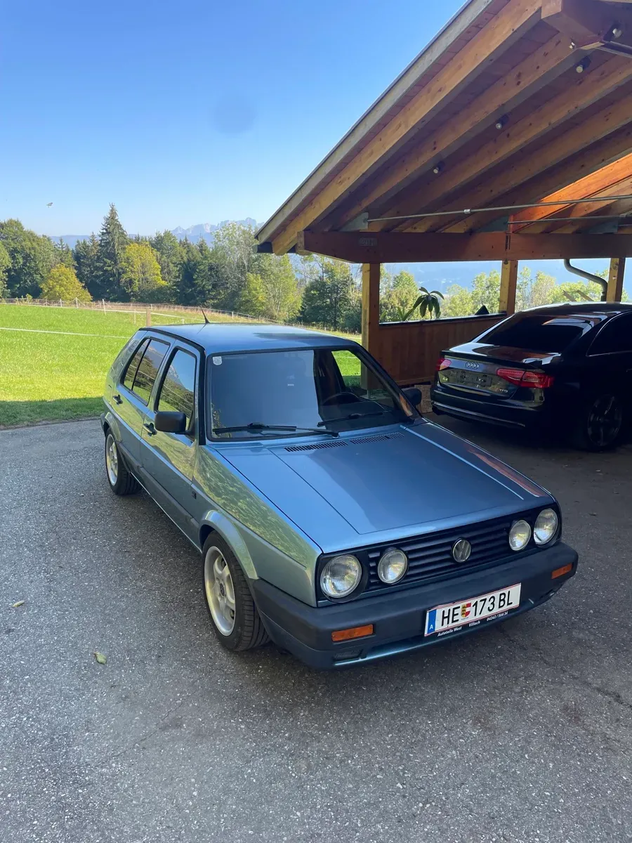 Volkswagen Golf 1990 photo 2