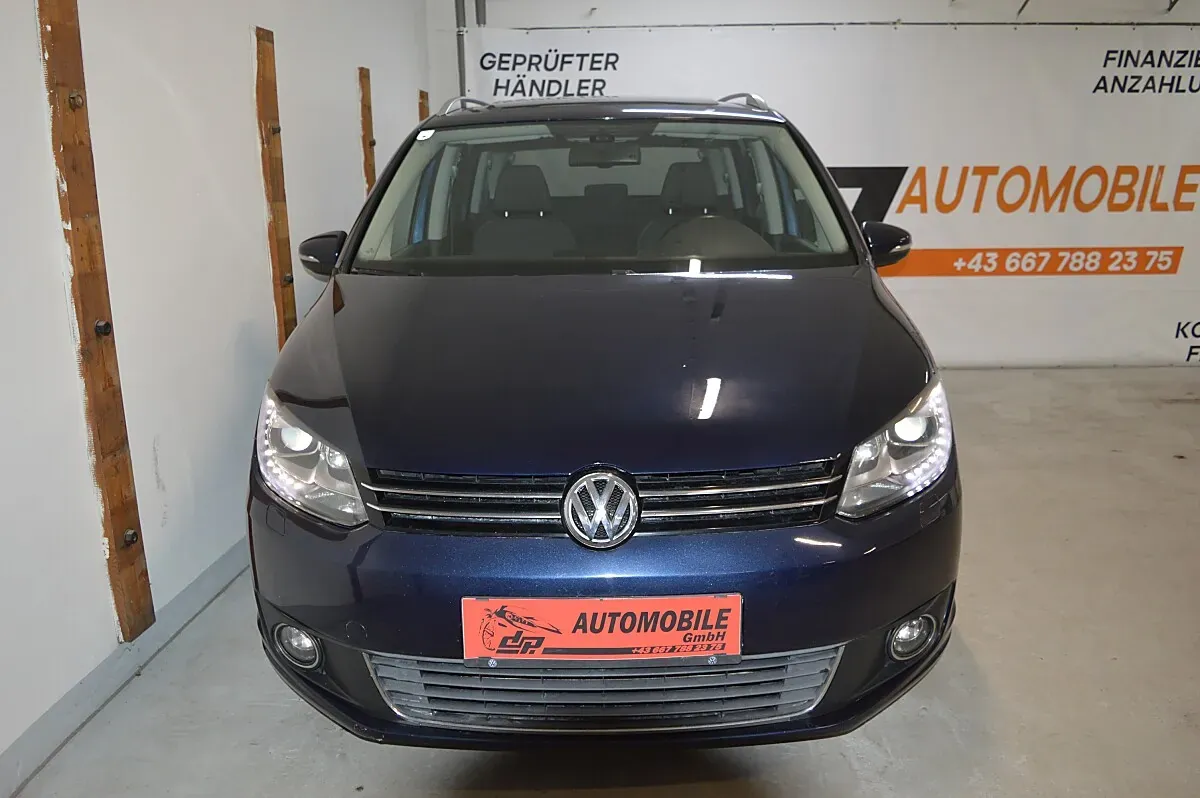 Volkswagen Touran 2011 photo 3