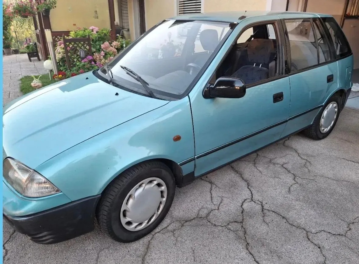 Subaru Justy 1995 photo 3