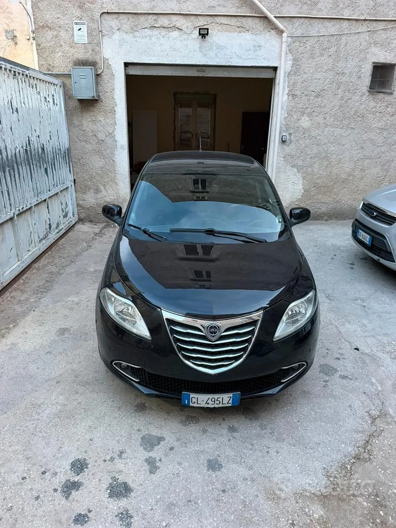 Lancia Ypsilon