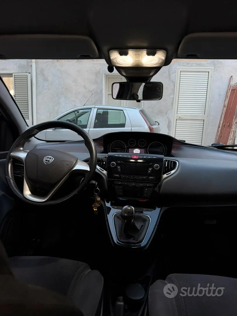 Lancia Ypsilon 2013 photo 5
