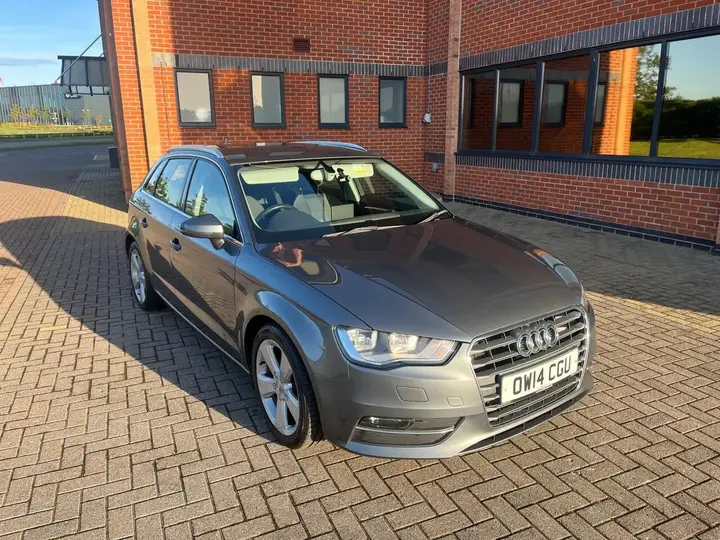 Audi A3 2014 photo 2