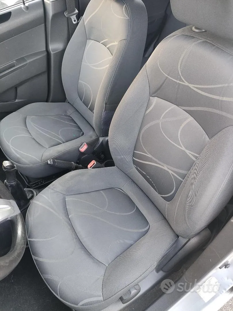 Chevrolet Spark 2011 photo 4