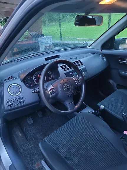 Suzuki Swift 2005 photo 4