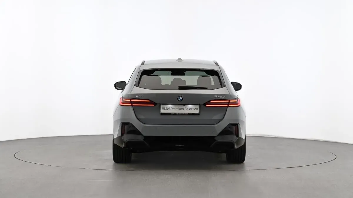BMW 5 Series 2026 photo 2