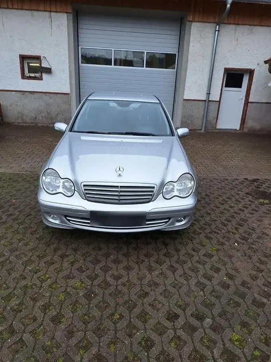 Mercedes-Benz C180