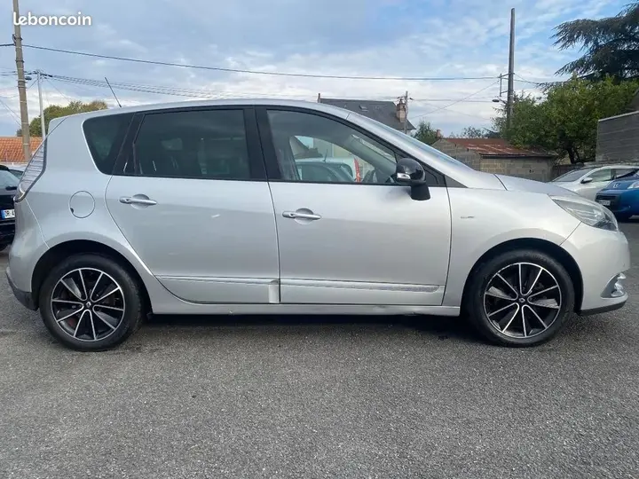 Renault Scenic 2014 photo 4