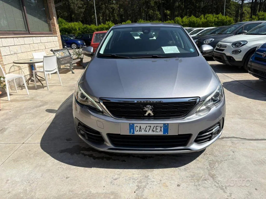 Peugeot 308 2019 photo 2