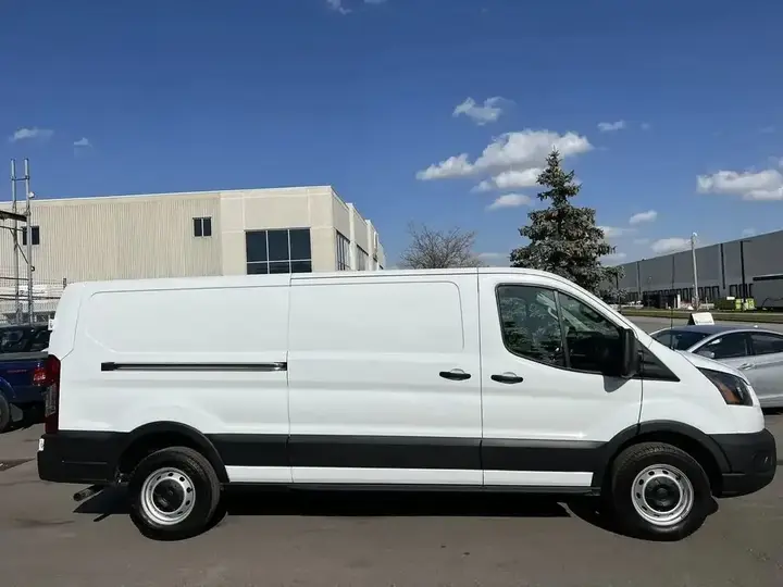Ford Transit Cargo 2023 photo 4