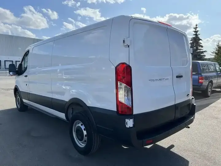 Ford Transit Cargo 2023 photo 5