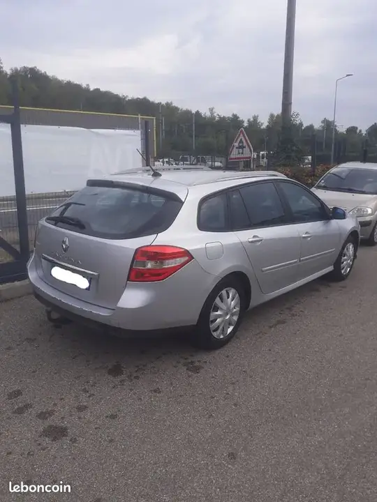 Renault Laguna 2008 photo 2