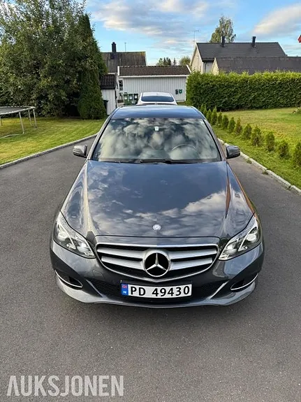 Mercedes-Benz E-Class 2014 photo 2