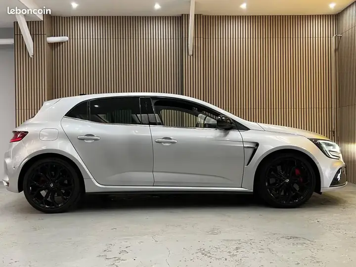 Renault Megane 2018 photo 4
