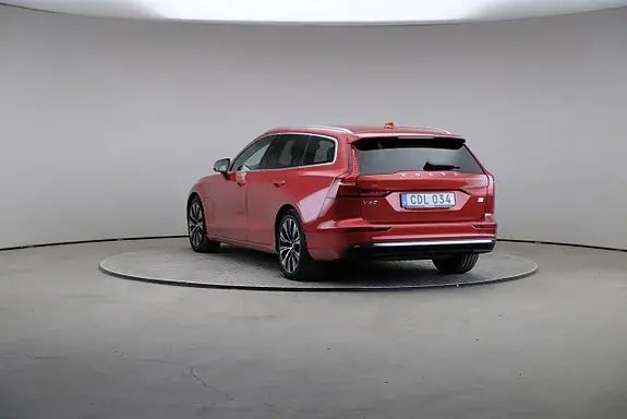 Volvo V60 2024 photo 2