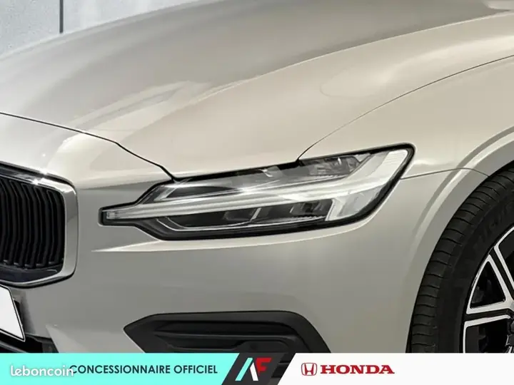 Volvo S60 2024 photo 2