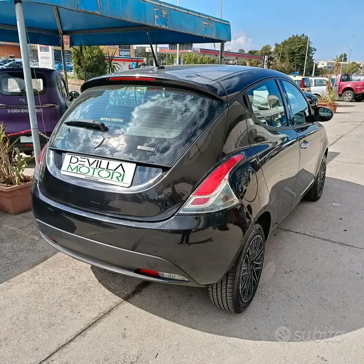 Lancia Ypsilon 2022 photo 2