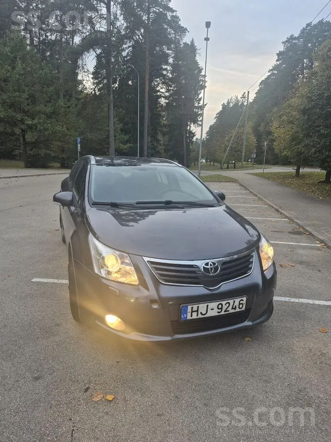 Toyota Avensis 2009 photo 2
