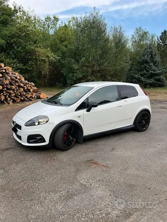 Abarth Grande Punto 2008 photo 2