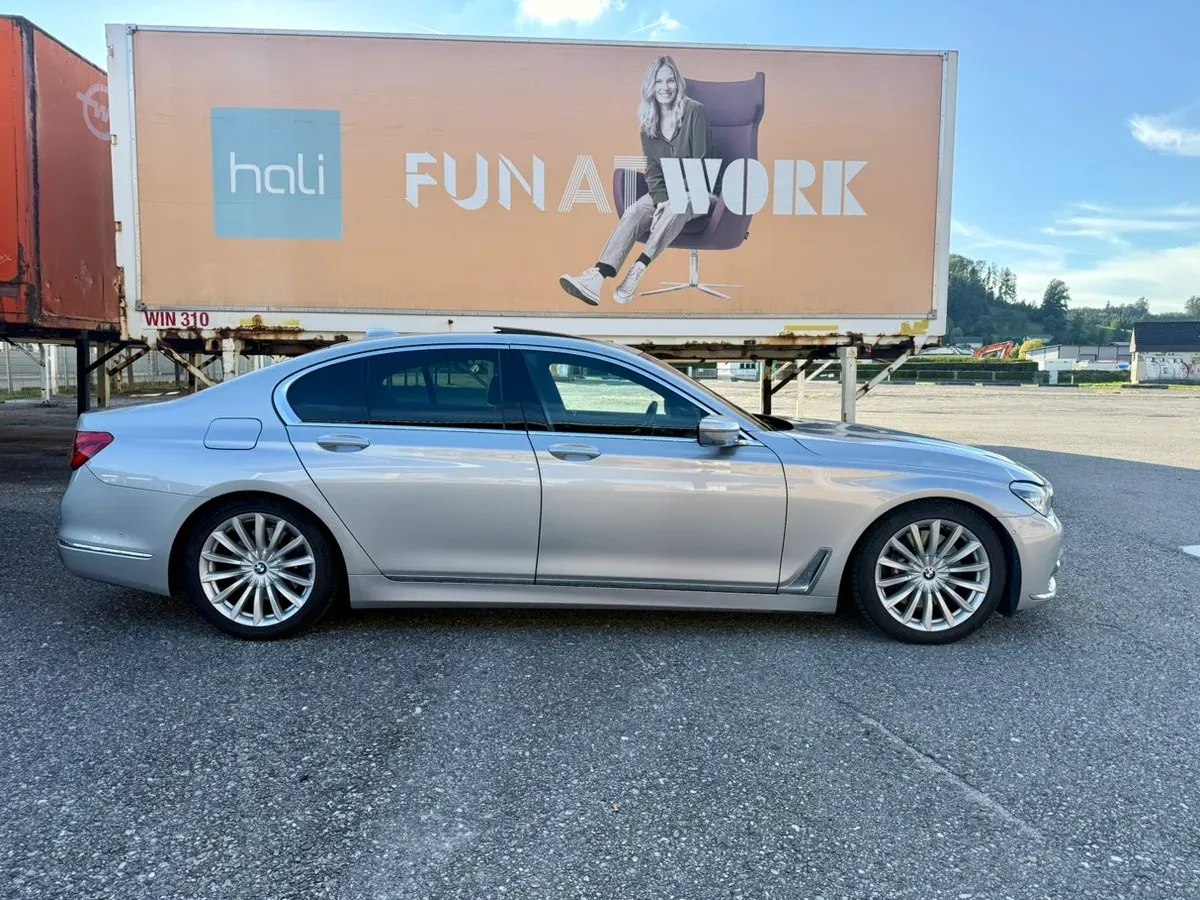BMW 7 Series 2015 photo 3