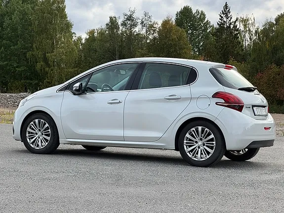 Peugeot 208 2018 photo 5