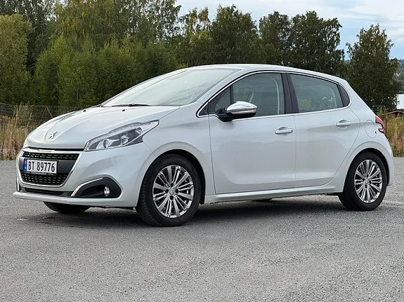 Peugeot 208 2018 photo 3