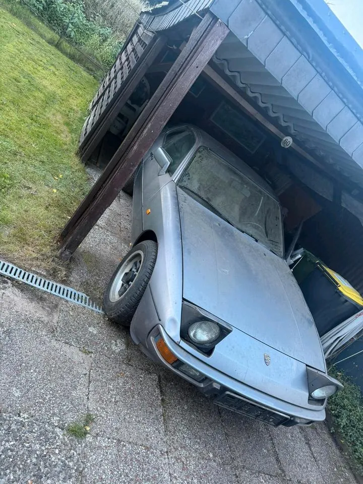 Porsche 924