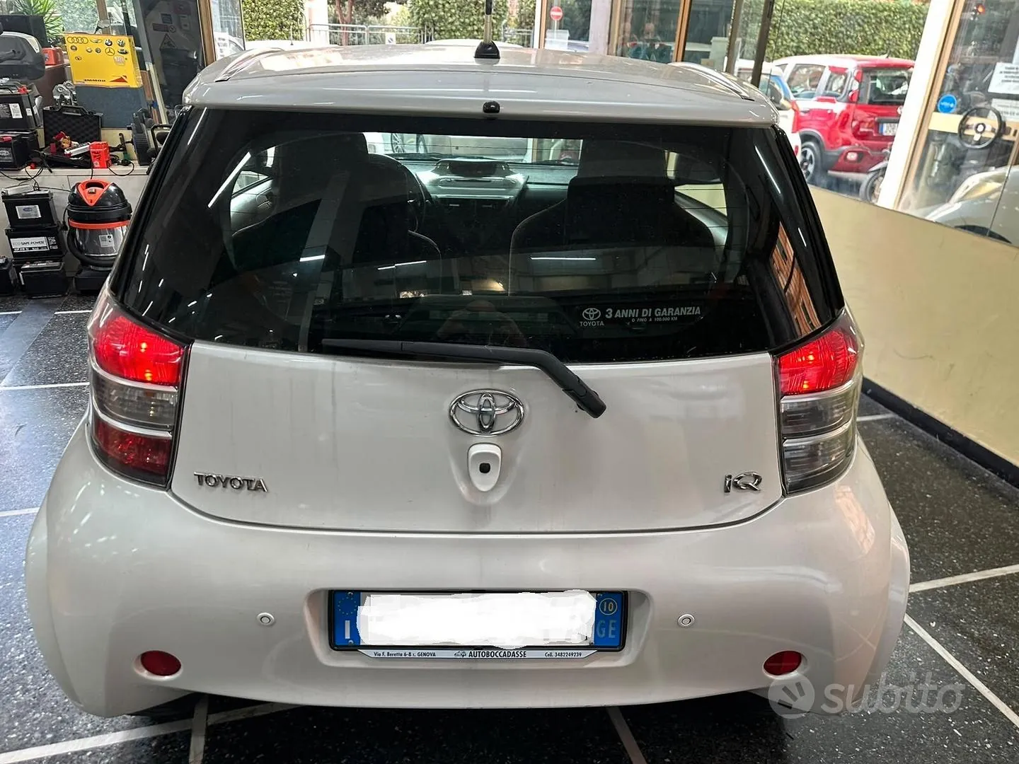 Toyota Iq 2010 photo 2