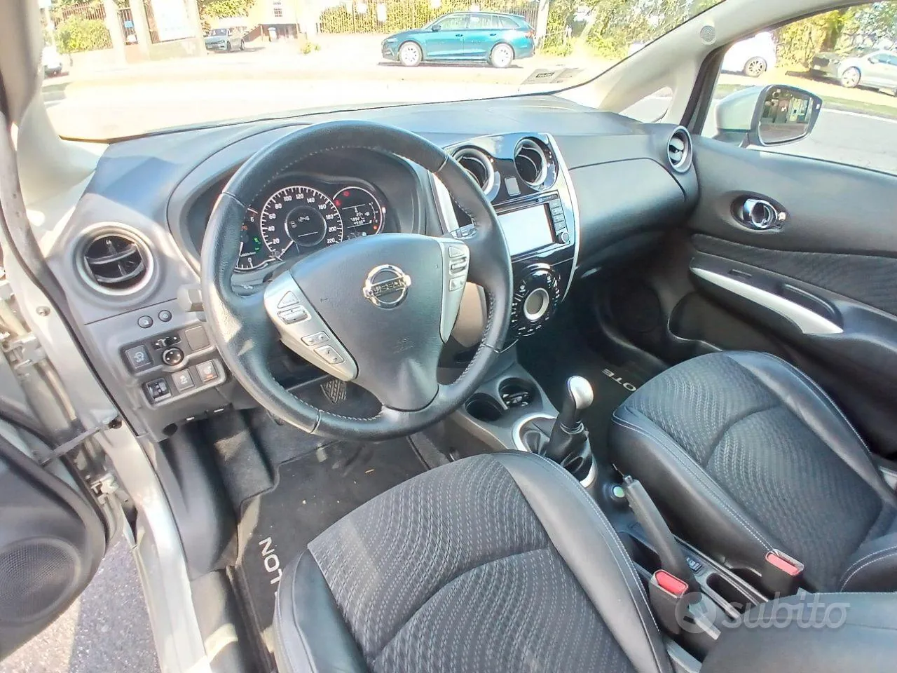 Nissan Note 2015 photo 5