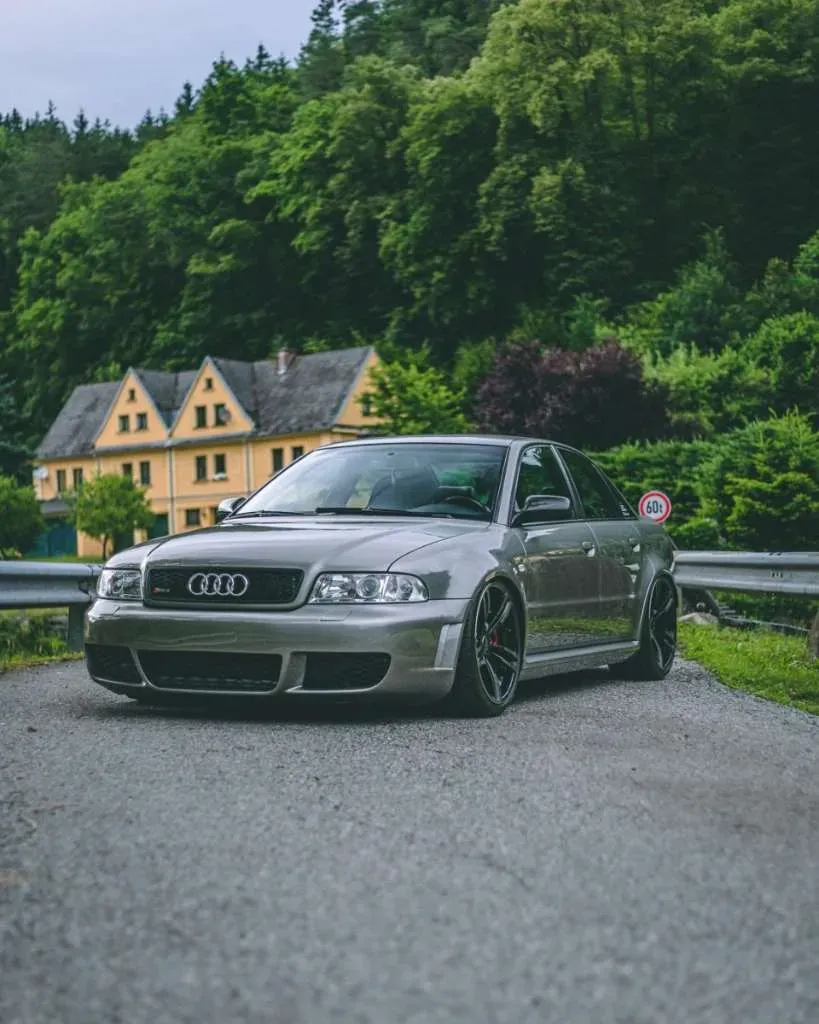 Audi A4 1998 photo 2