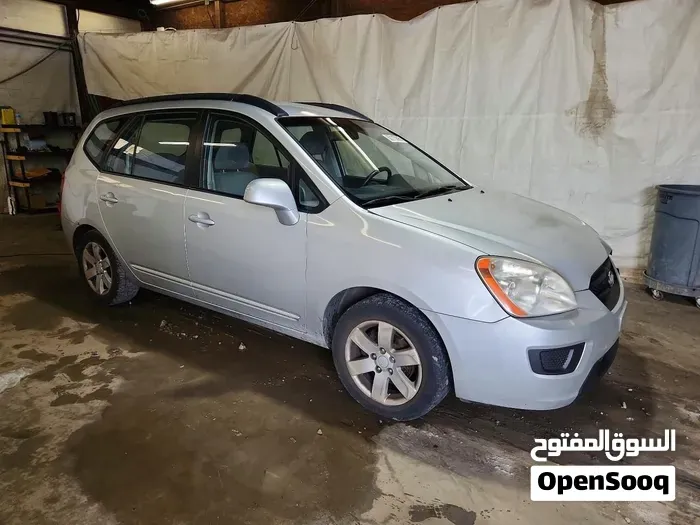Kia Rondo 2008 photo 4