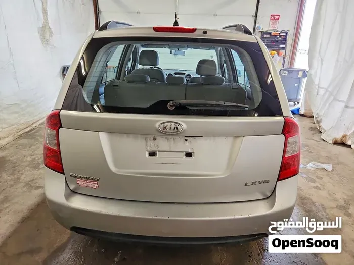 Kia Rondo 2008 photo 2