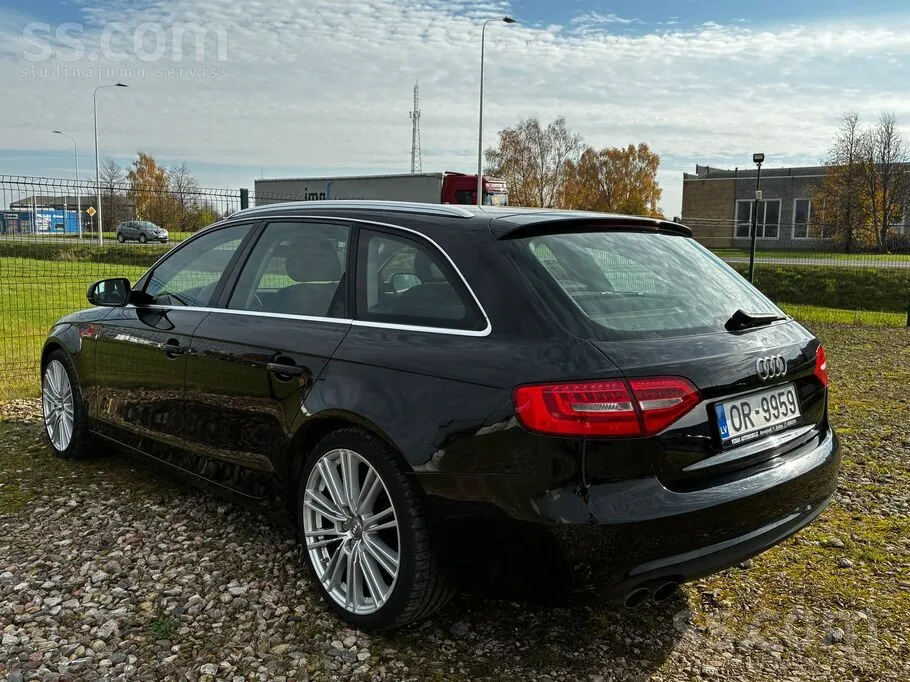 Audi A4 2012 photo 4